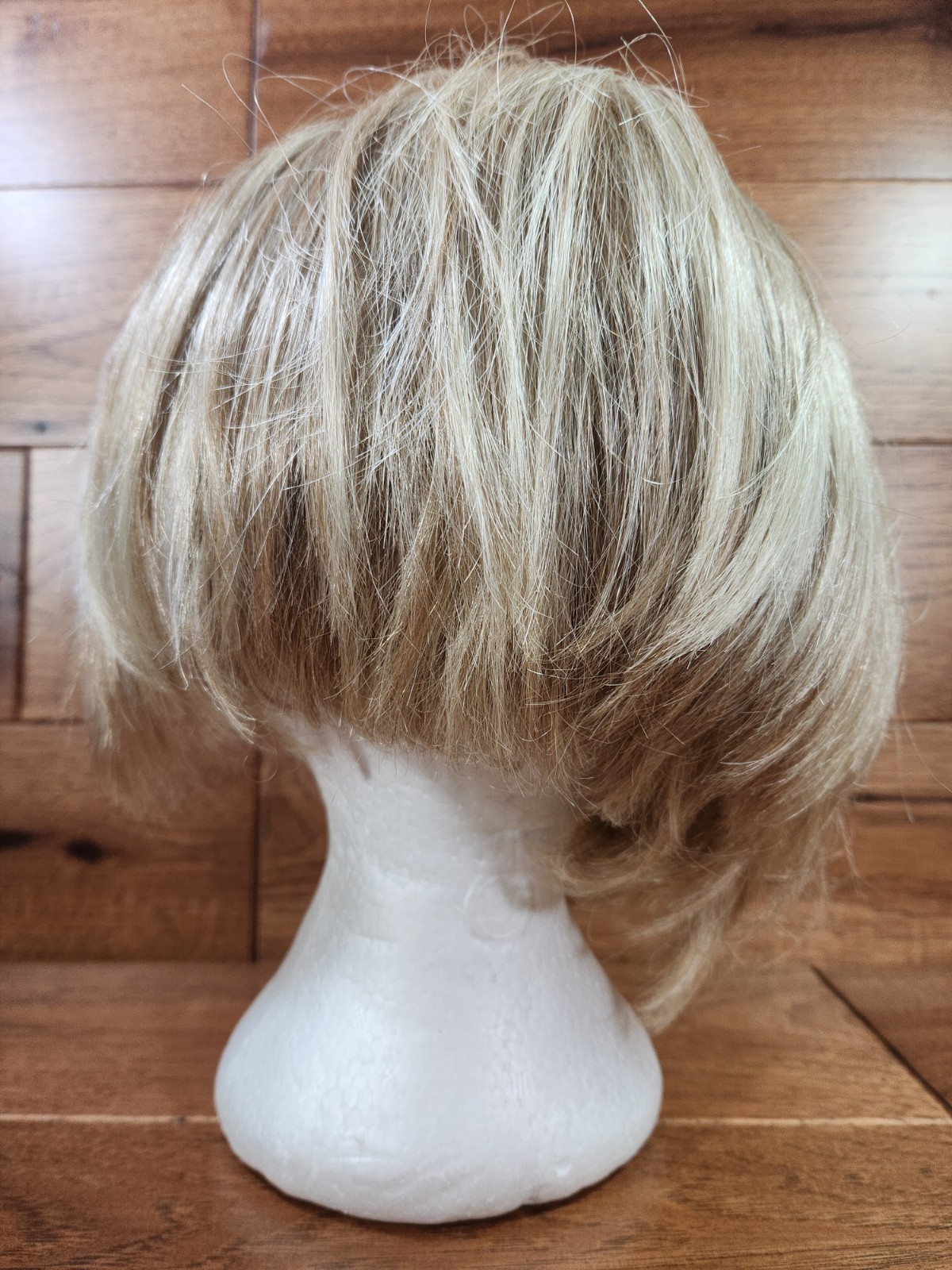 Gabor Luxury Collection Wig Blonde Short Bob Style w/ Box