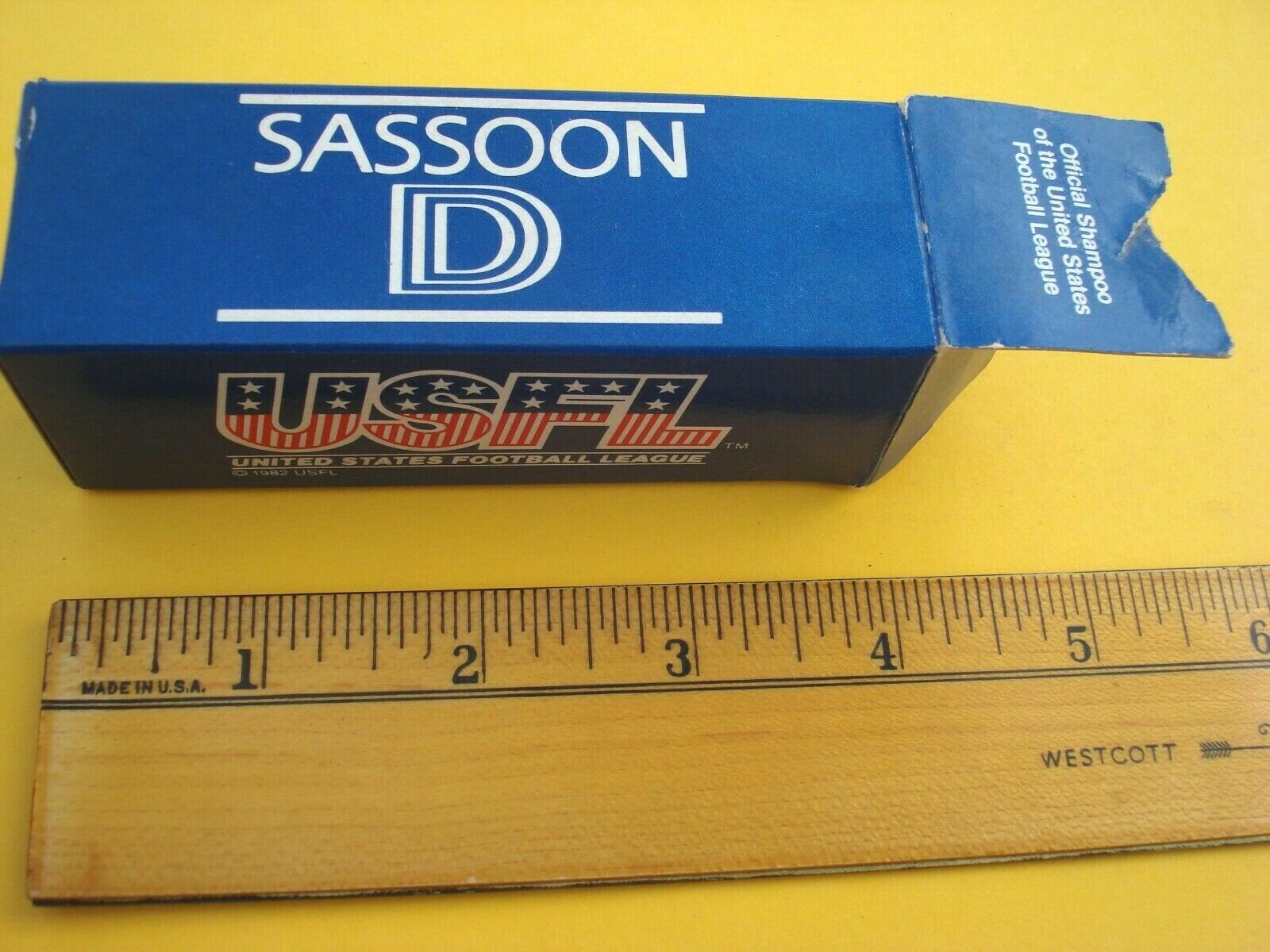 2 Bottles 1982 SASSOON D Shampoo Official USFL UNITED STATES FOOTBALL LEAGUE