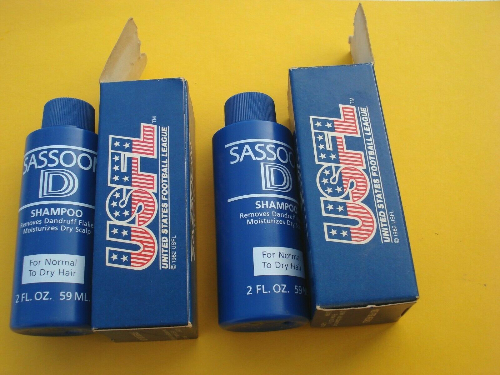 2 Bottles 1982 SASSOON D Shampoo Official USFL UNITED STATES FOOTBALL LEAGUE