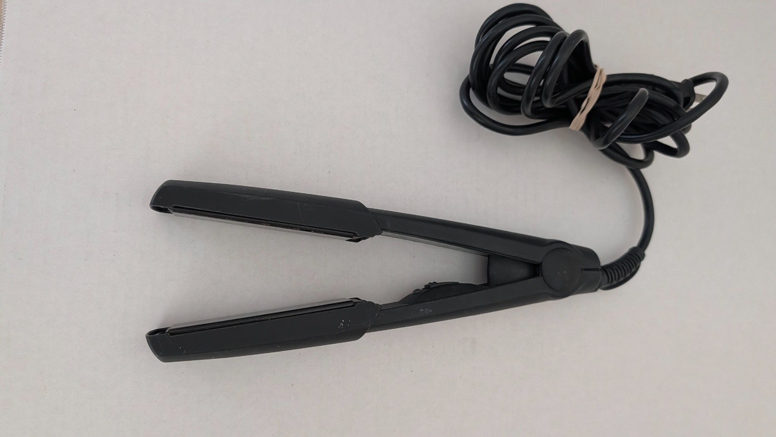 GA.MA Italy Salon Professional Hair Straightener/ Flat Iron