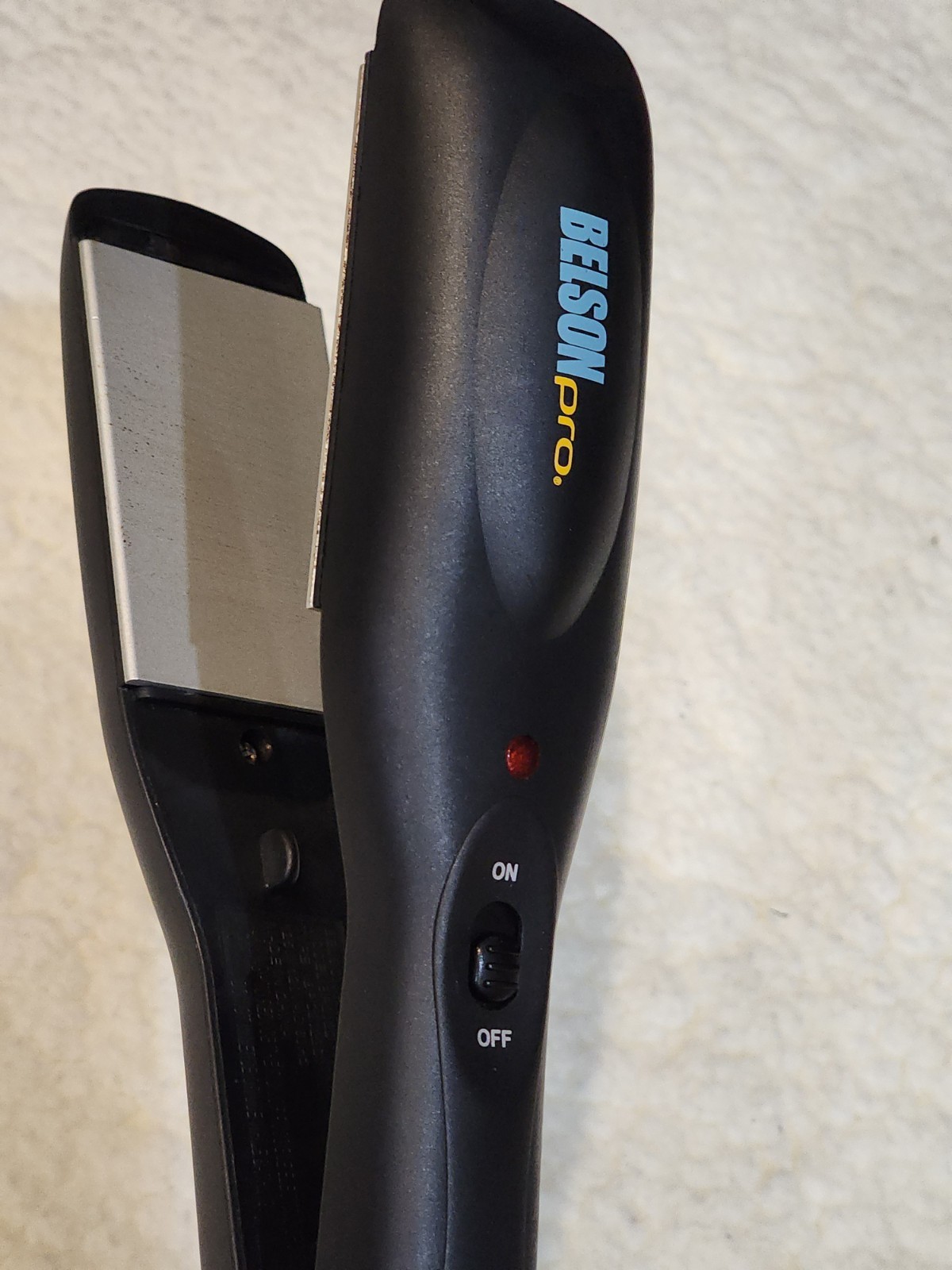BELSON PRO. BLACK FLAT IRON Model BP2022 Type NBPO2022DL 120vac 60BZ China