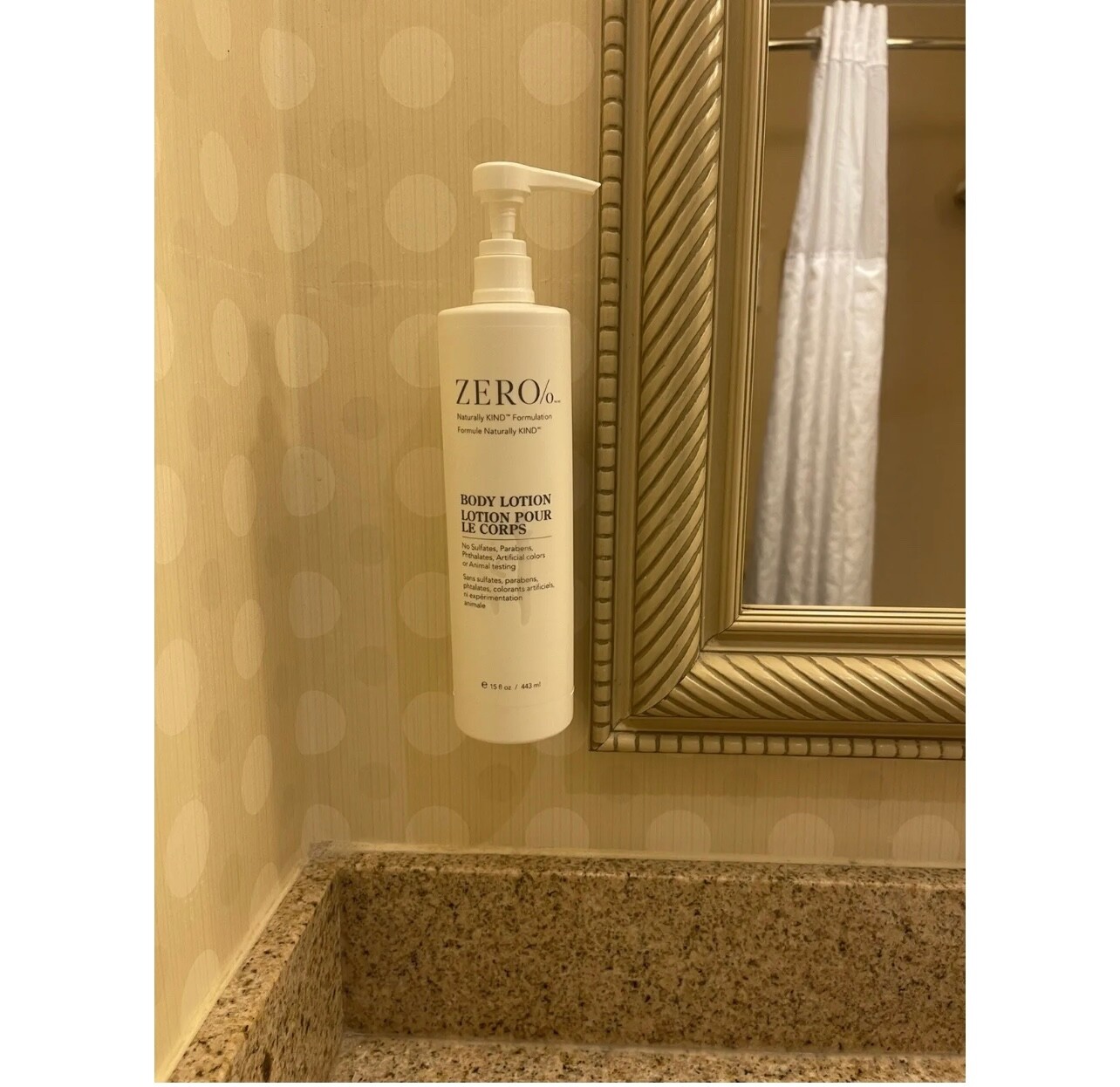Zero% 15oz X1Shampoo 1 Conditioner 1 Shower Gel 1 Lotion 1 Hand wash 5 Bracket