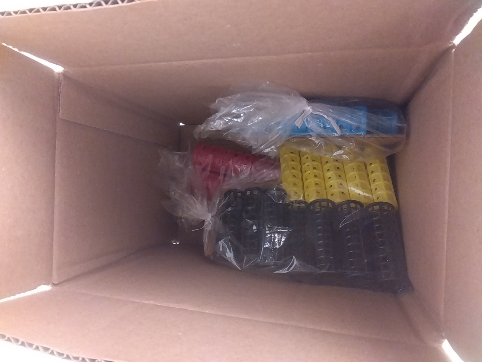 Unbranded Pink/Blue/Black/Yellow Plastic Rollers/Curlers (Lot Of 30).