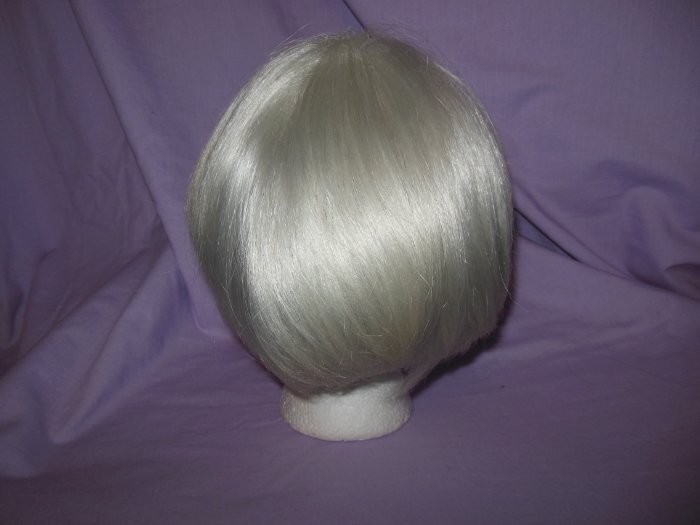Ladies Unbranded Wig Short Silver Bob with Bangs 14