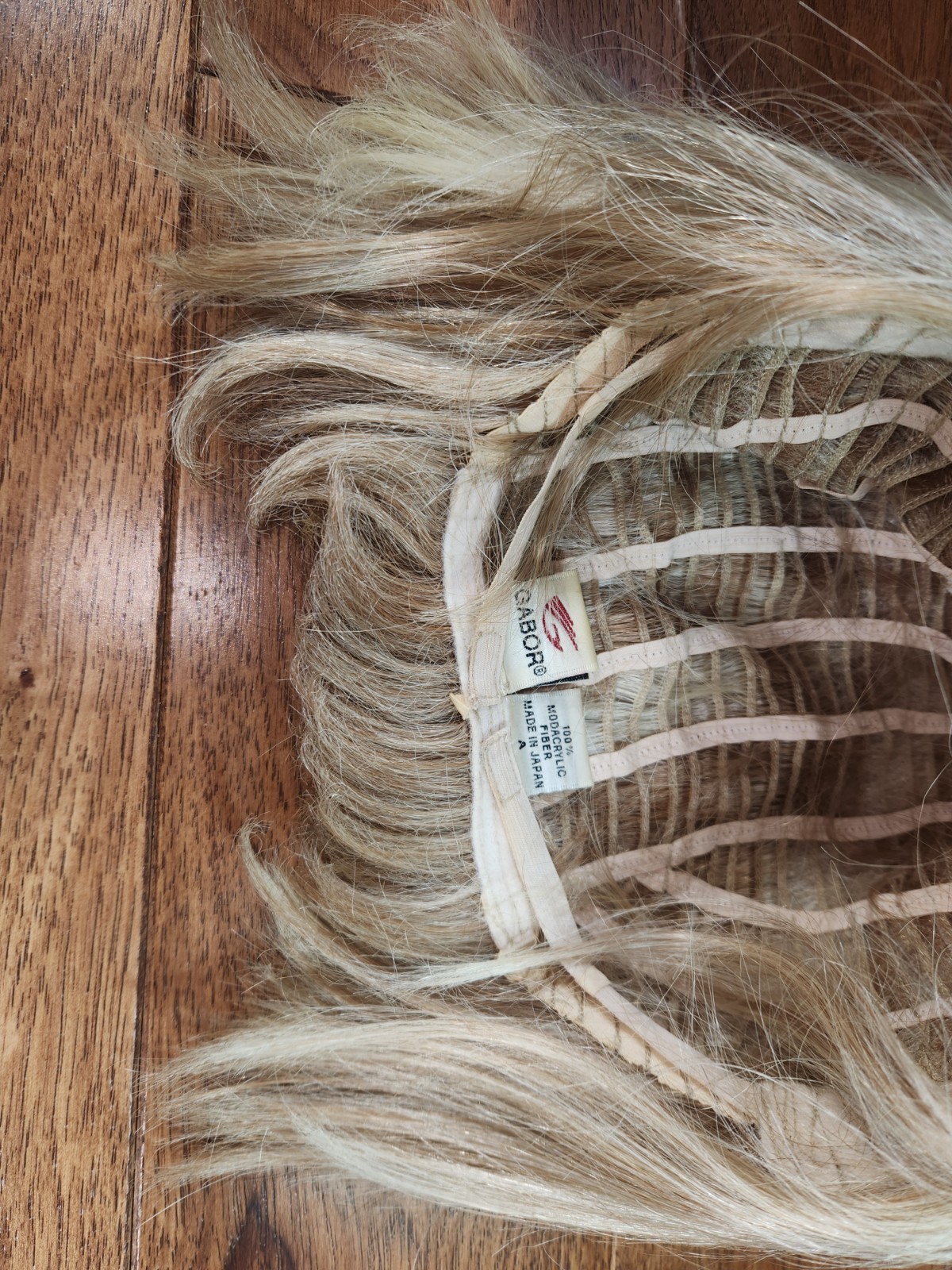 Gabor Luxury Collection Wig Blonde Short Bob Style w/ Box