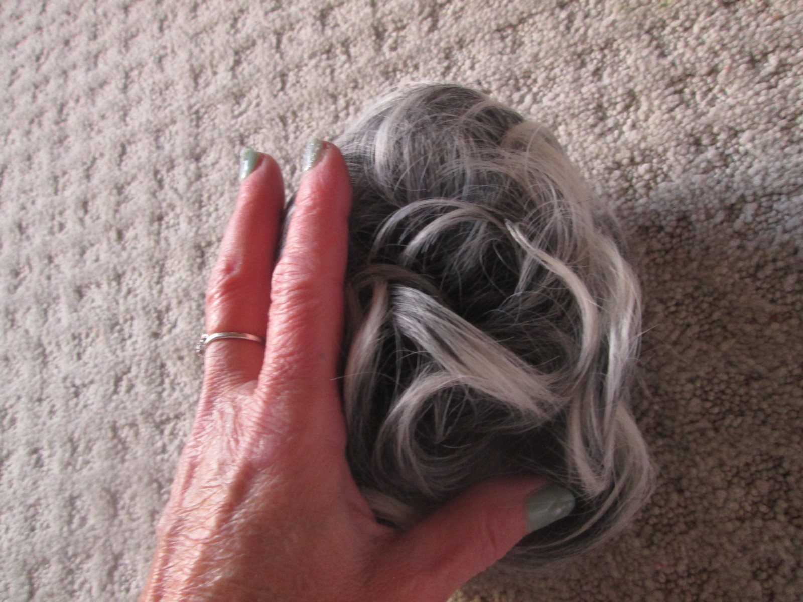 SOFEIYAN Hair Claw Clip ~~Gray w/ White Tips NIP New