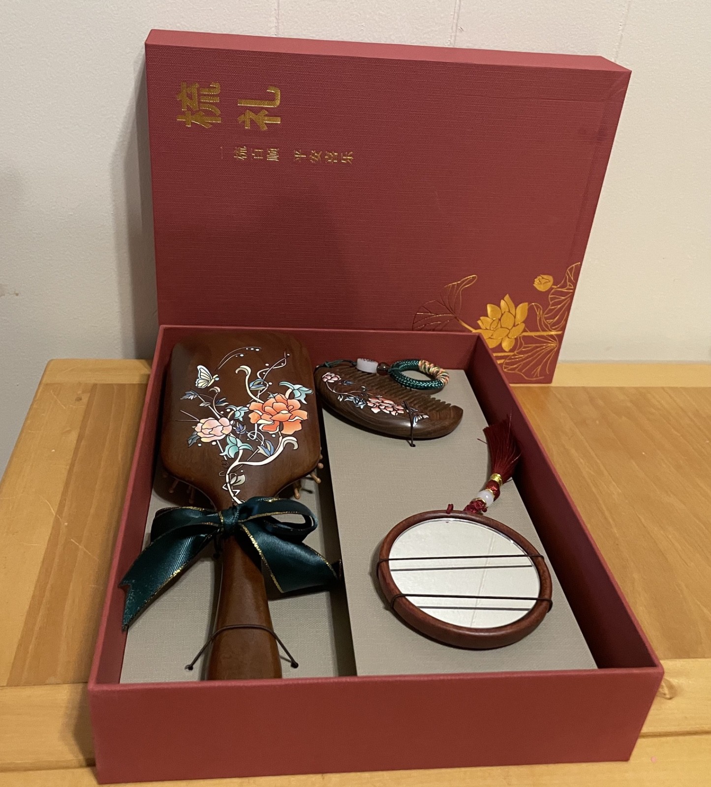 Tan Mujiang Wooden Comb Mirror Set Luxury Gift Box Chinese Lacquer Art Peony