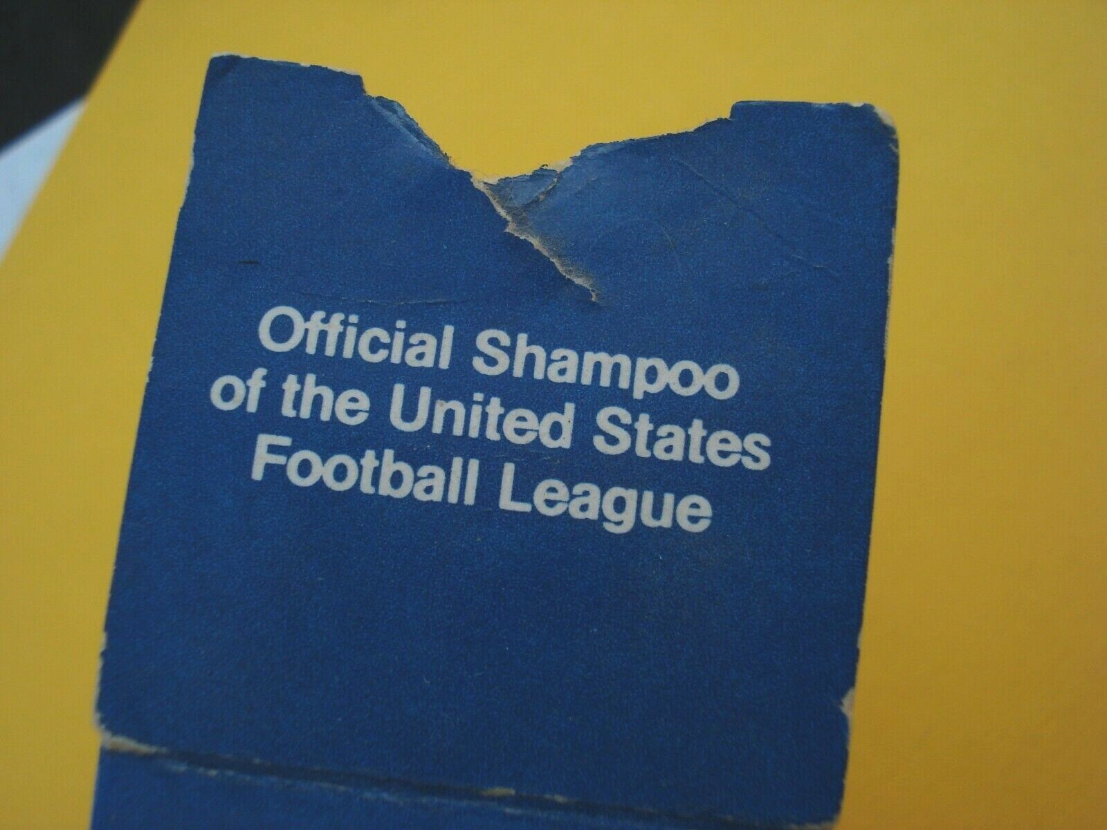 2 Bottles 1982 SASSOON D Shampoo Official USFL UNITED STATES FOOTBALL LEAGUE