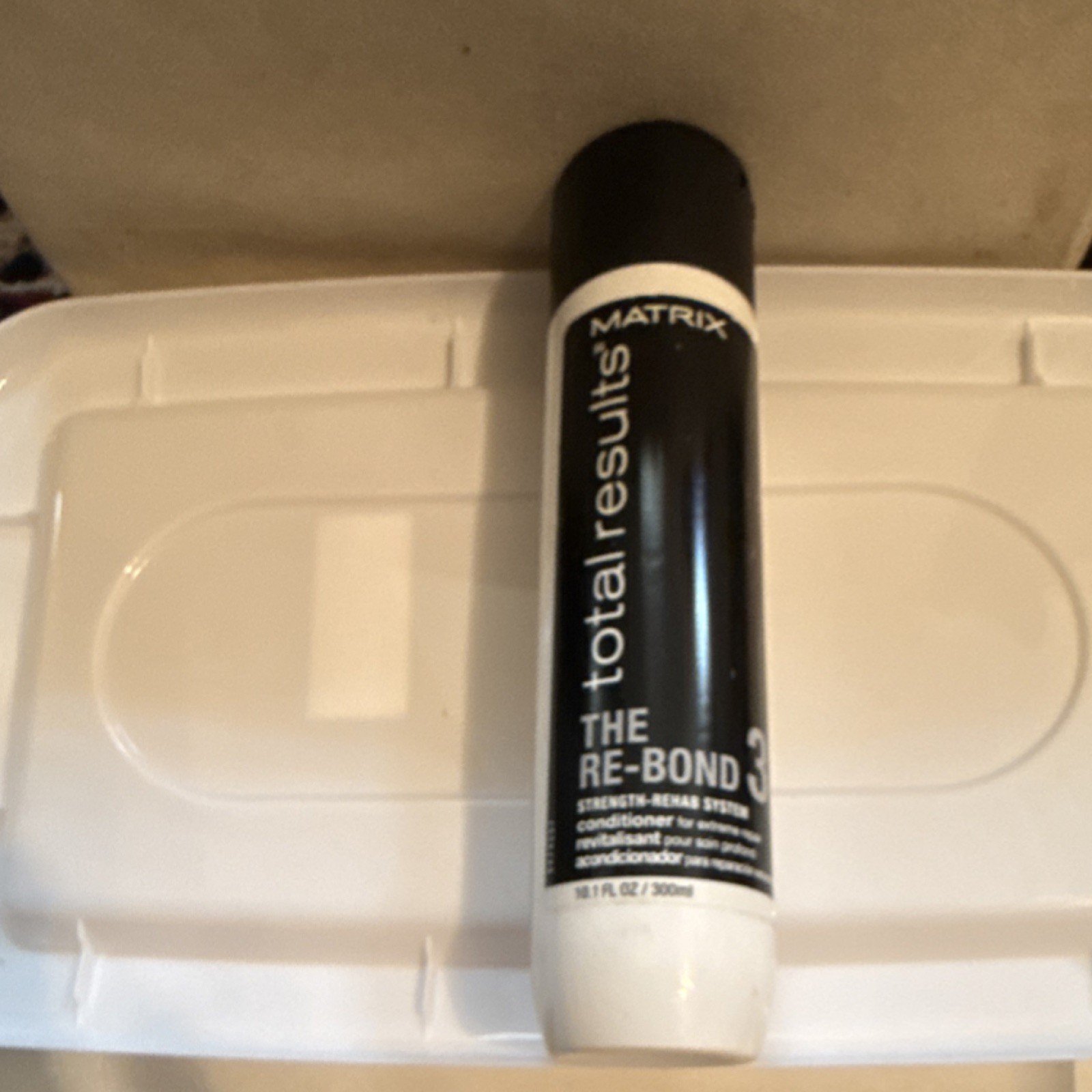 Matrix Total Results The Re-Bond 3 Conditioner Liquid Standard Size 10.1 fl oz
