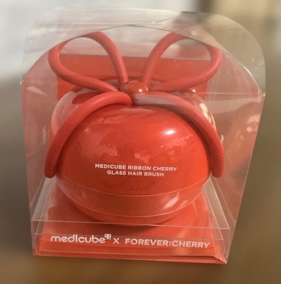 medicube FOREVER CHERRY RIBBON RED GLASS HAIR BRUSH Detangling NEW wonyoung