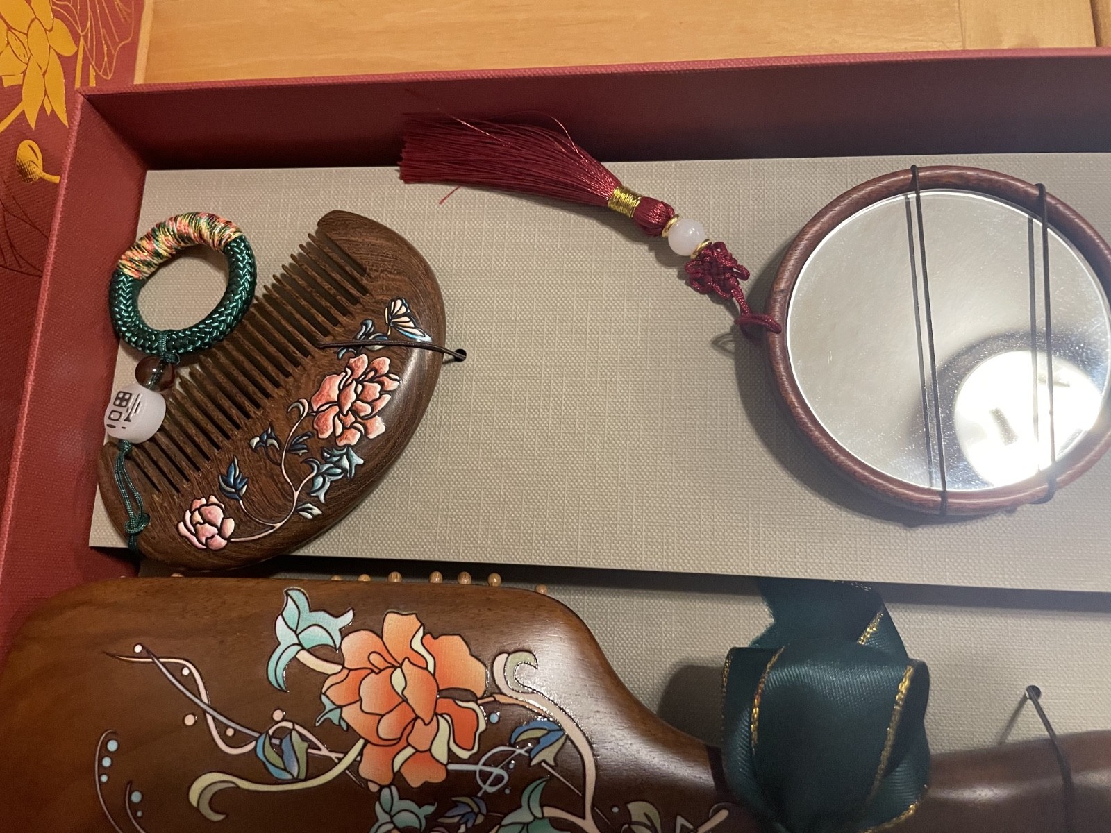 Tan Mujiang Wooden Comb Mirror Set Luxury Gift Box Chinese Lacquer Art Peony