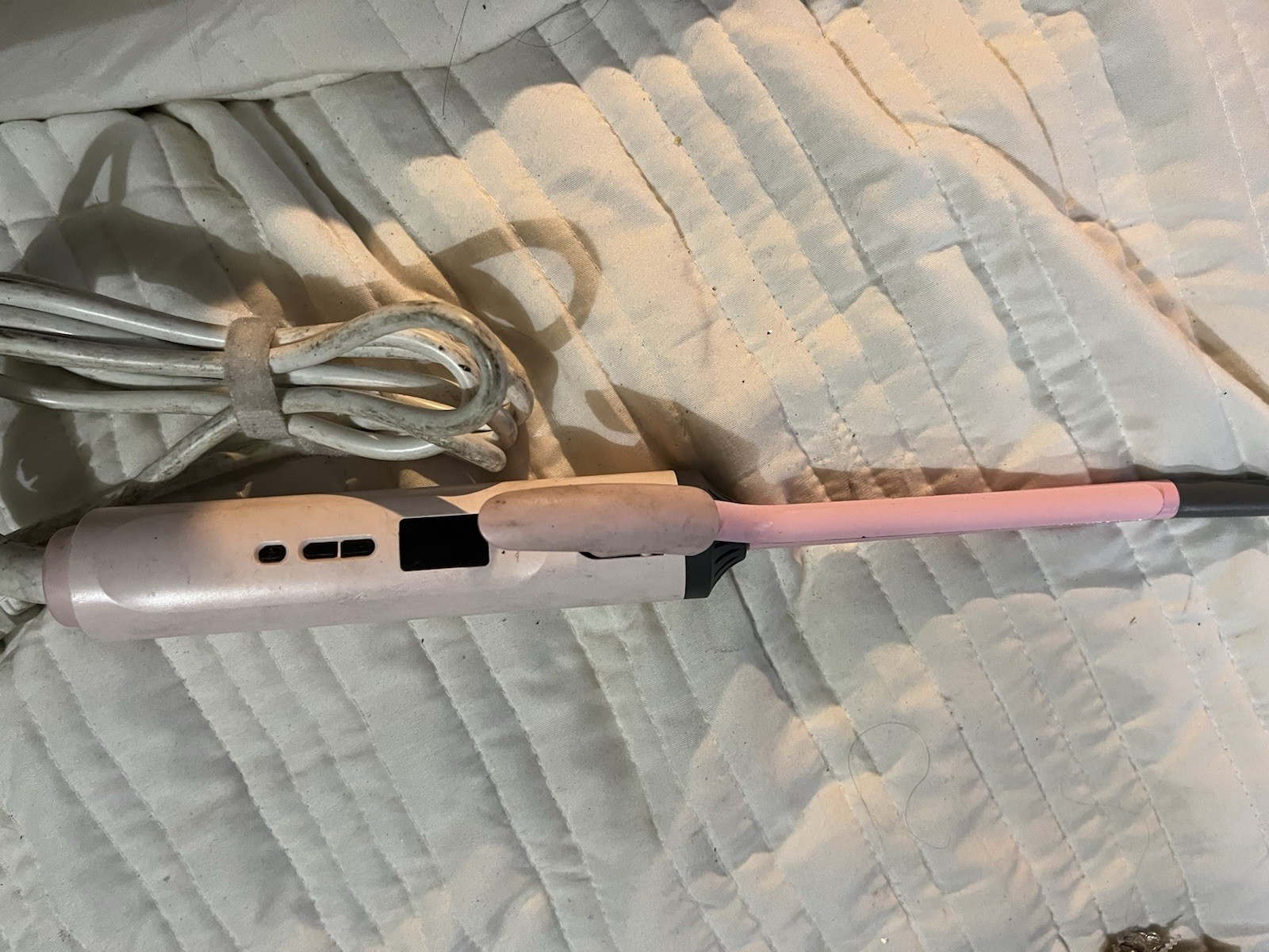 Ceramic 1/2in Curling Iron/Wand 400°F Adjustable Heat 2 Settings Pink/White