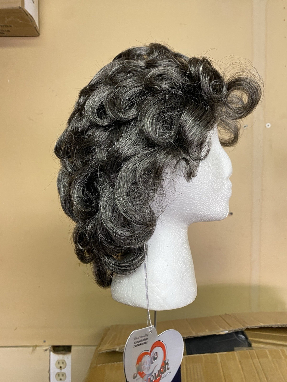 NWT Synthetic Hair Wig Curls Short Curly Gray White Bob