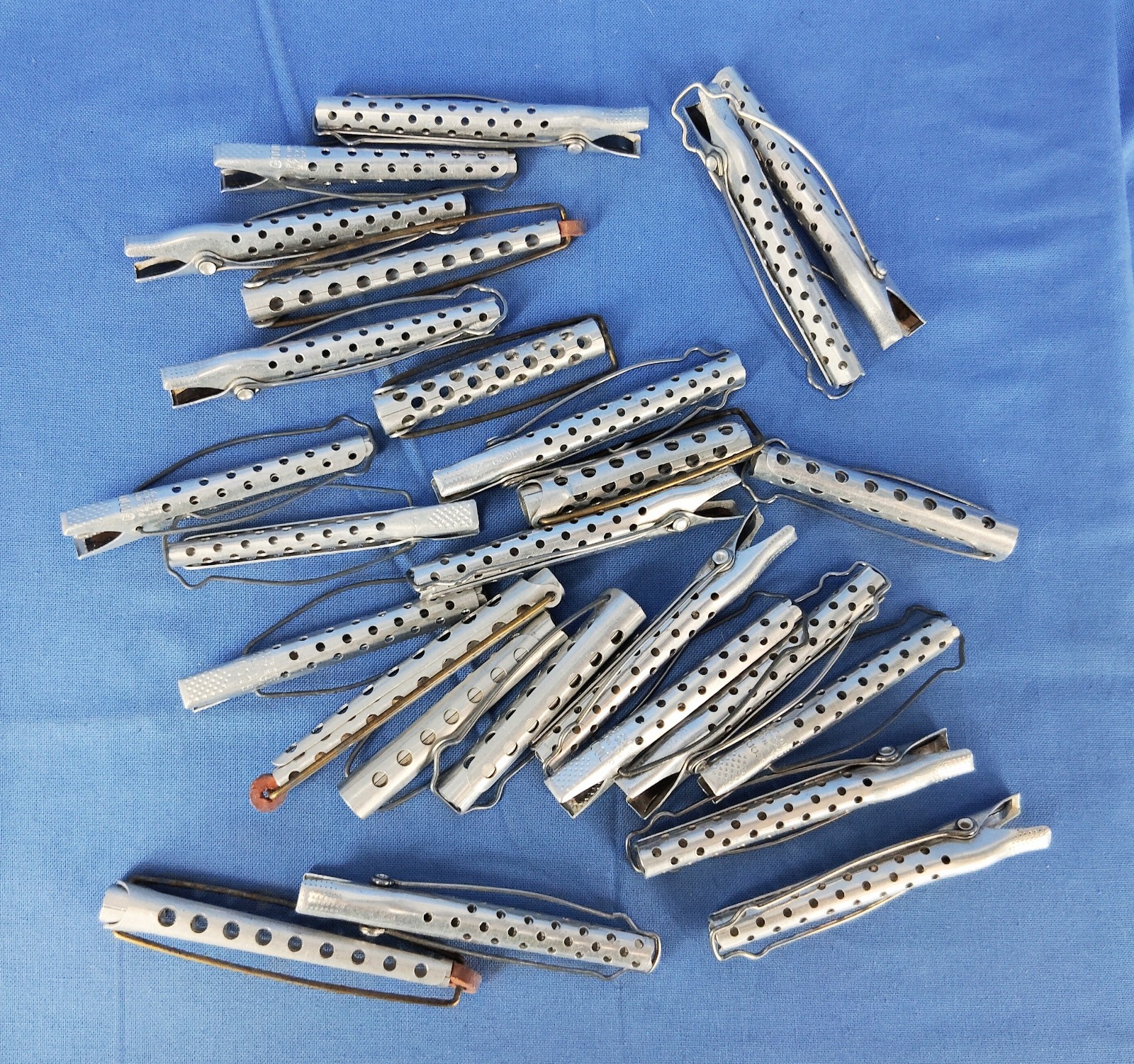 Vintage Metal Hair Curlers Lot Goody & Unbranded Aluminum Rollers Clips Salon 26