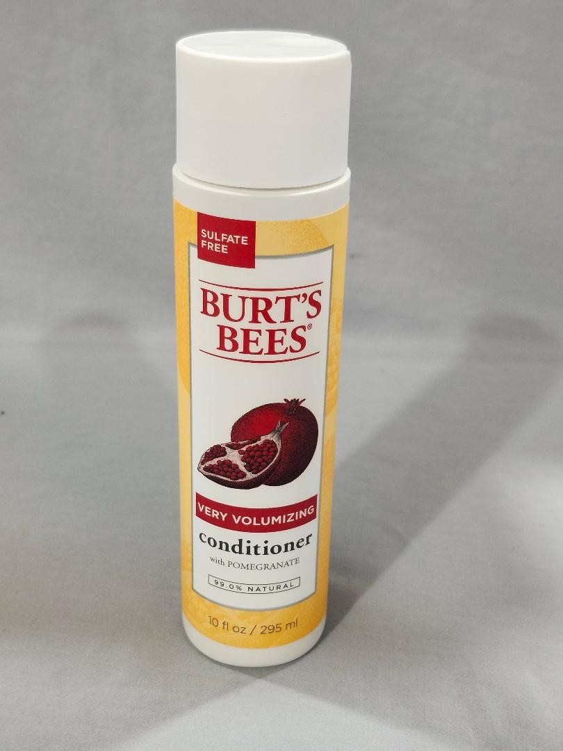 Burt’s Bees Very Volumizing Conditioner Pomegranate 10 fl oz One Unit New