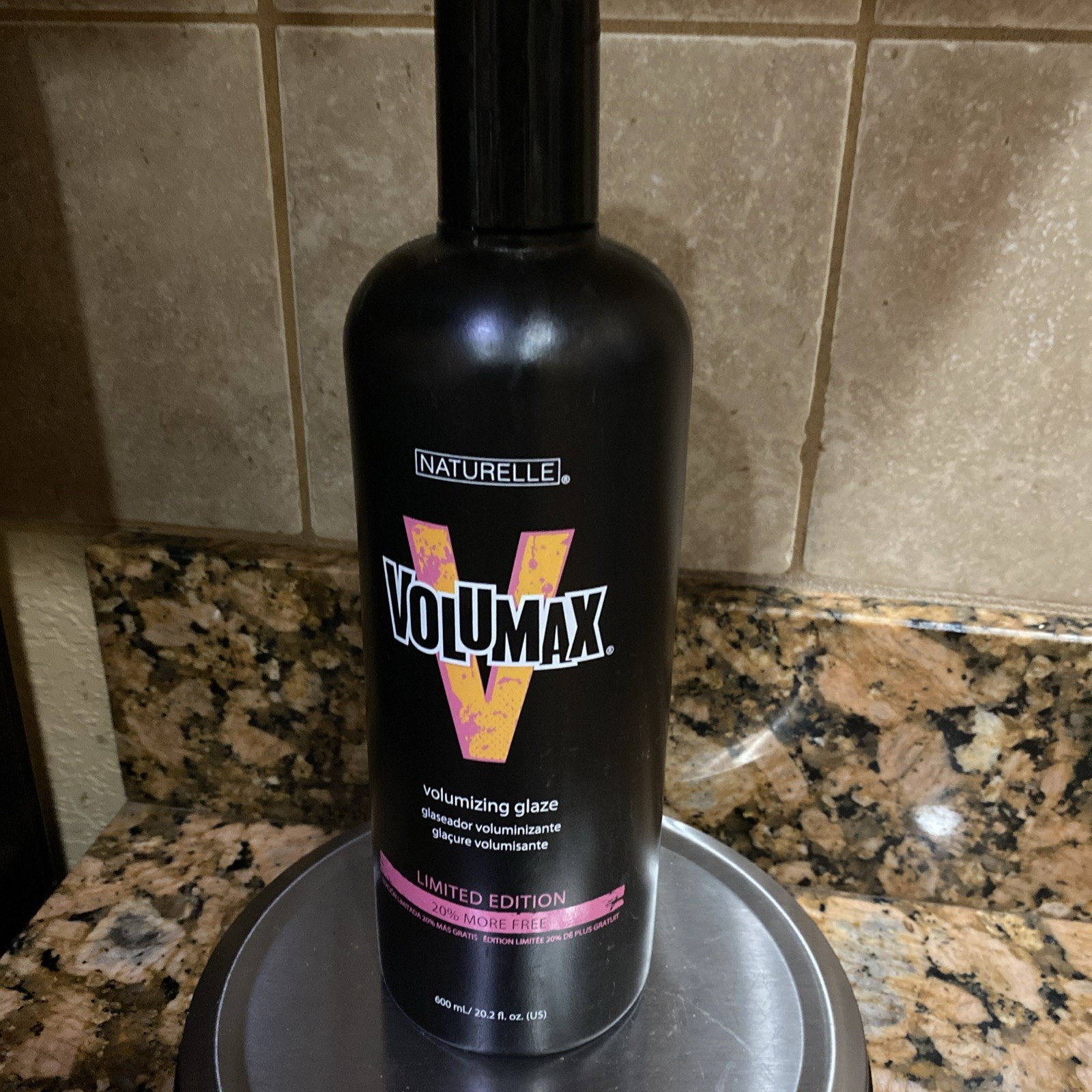 Naturelle Volumax Volumizing Glaze 20.2 ounces( its glaze not gel ) see pics