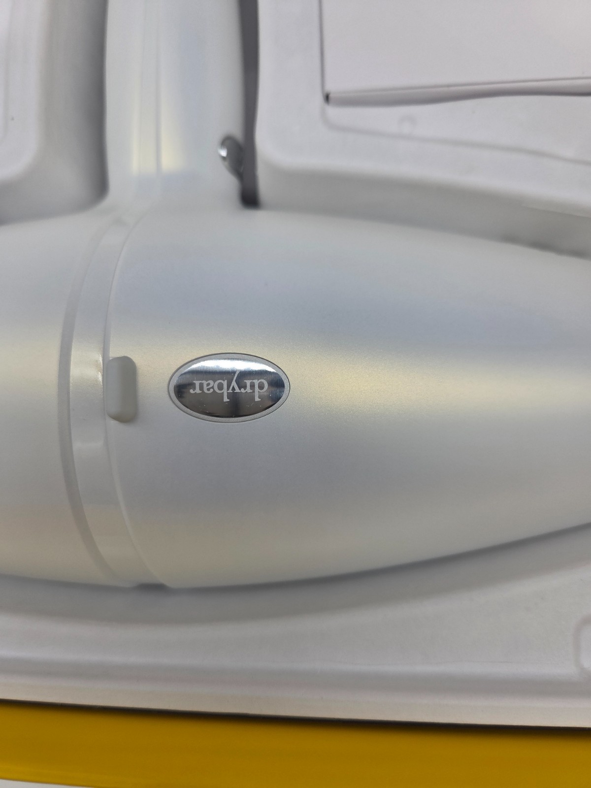 Drybar Reserve Ultralight Anti-Frizz Blow-Dryer – Sleek White