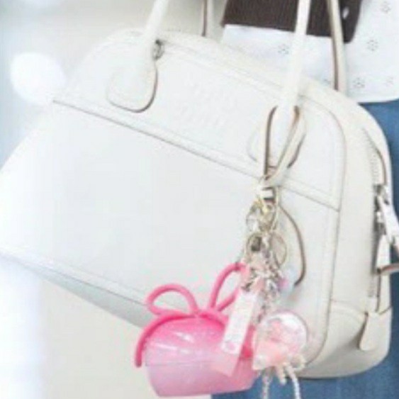 Medicube FOREVER CHERRY Ribbon Cherry Hair Brush Pink Limited Edition Korea