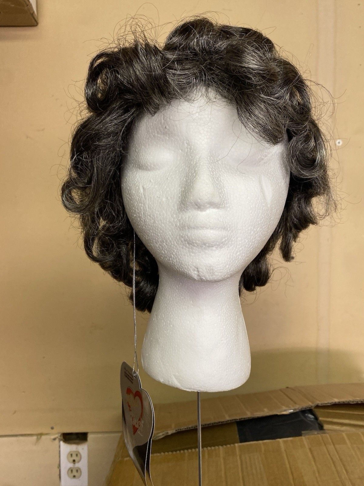 NWT Synthetic Hair Wig Curls Short Curly Gray White Bob