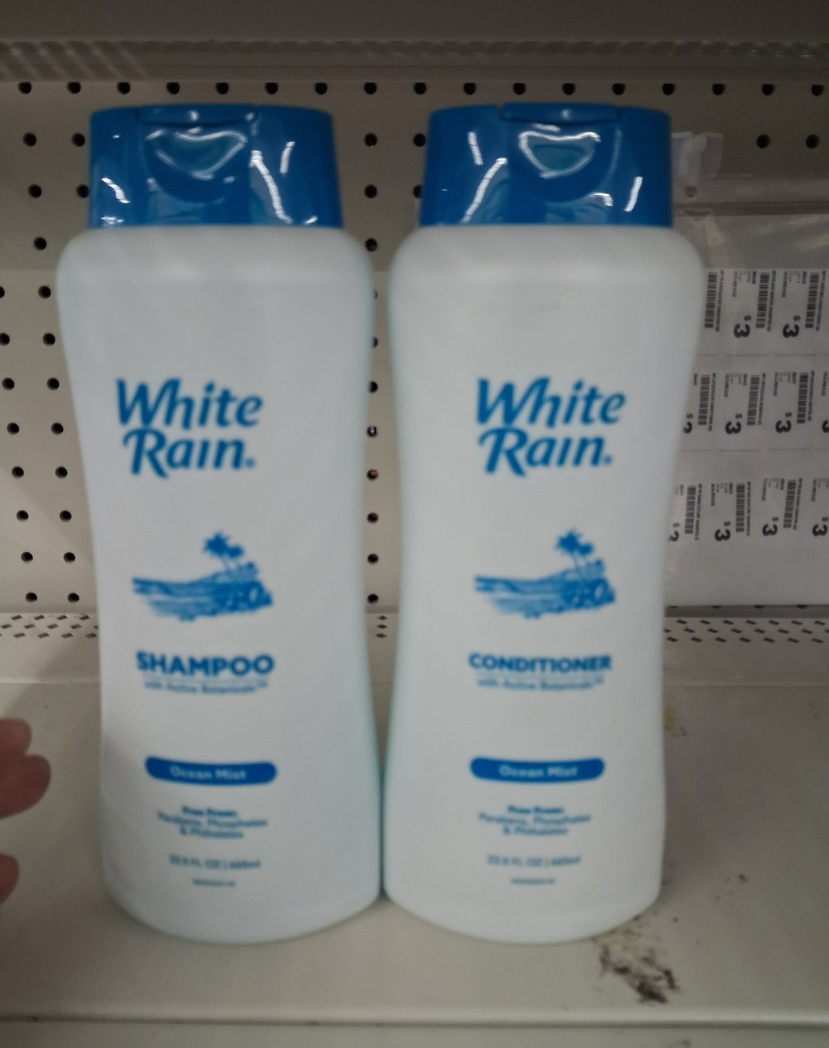White Rain Ocean Mist Scent Shampoo, 18 fl oz / 532 mL