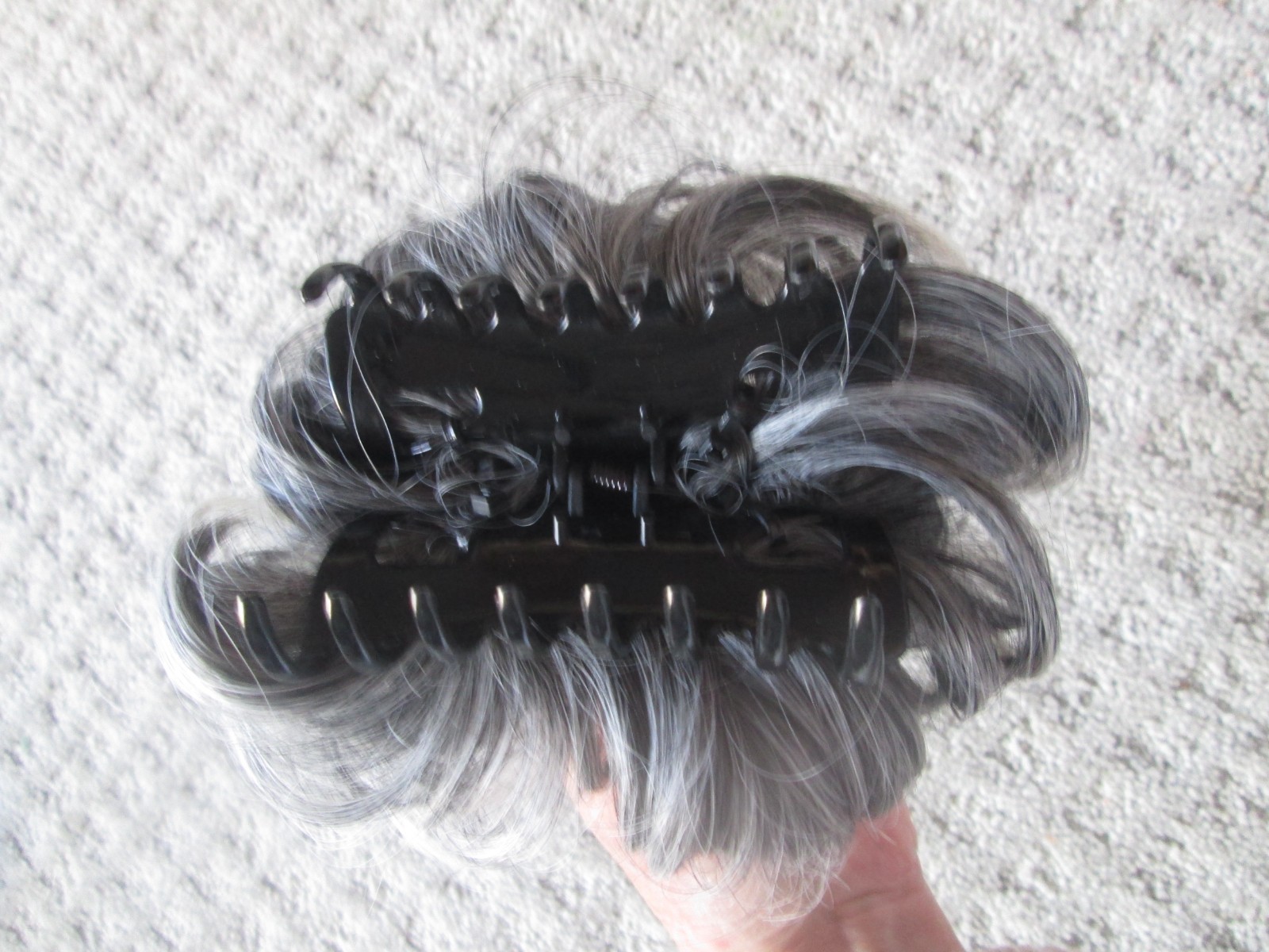 SOFEIYAN Hair Claw Clip ~~Gray w/ White Tips NIP New