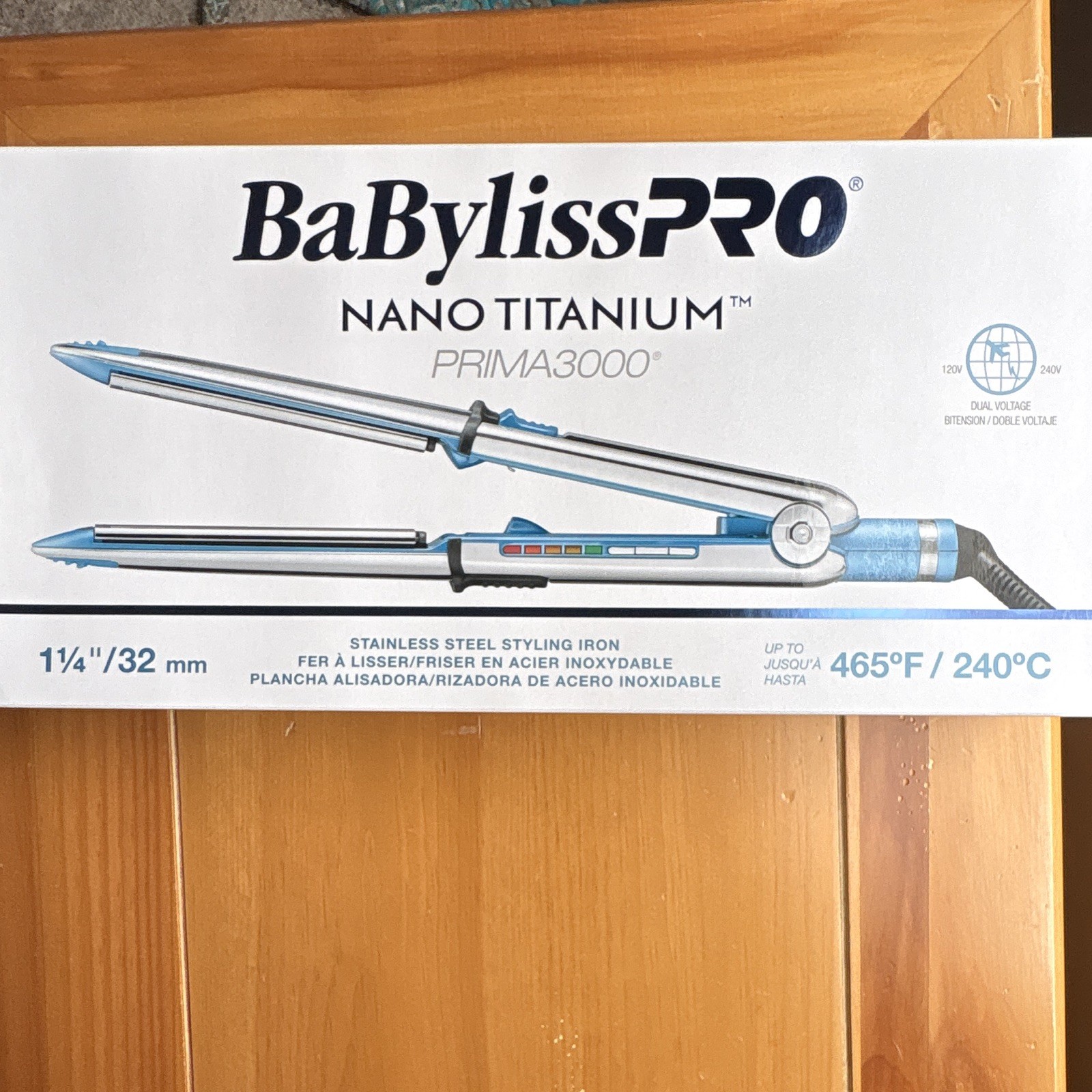 BaBylissPRO Prima3000 1 1/4in Titanium Flat Iron 465°F Dual Voltage Blue
