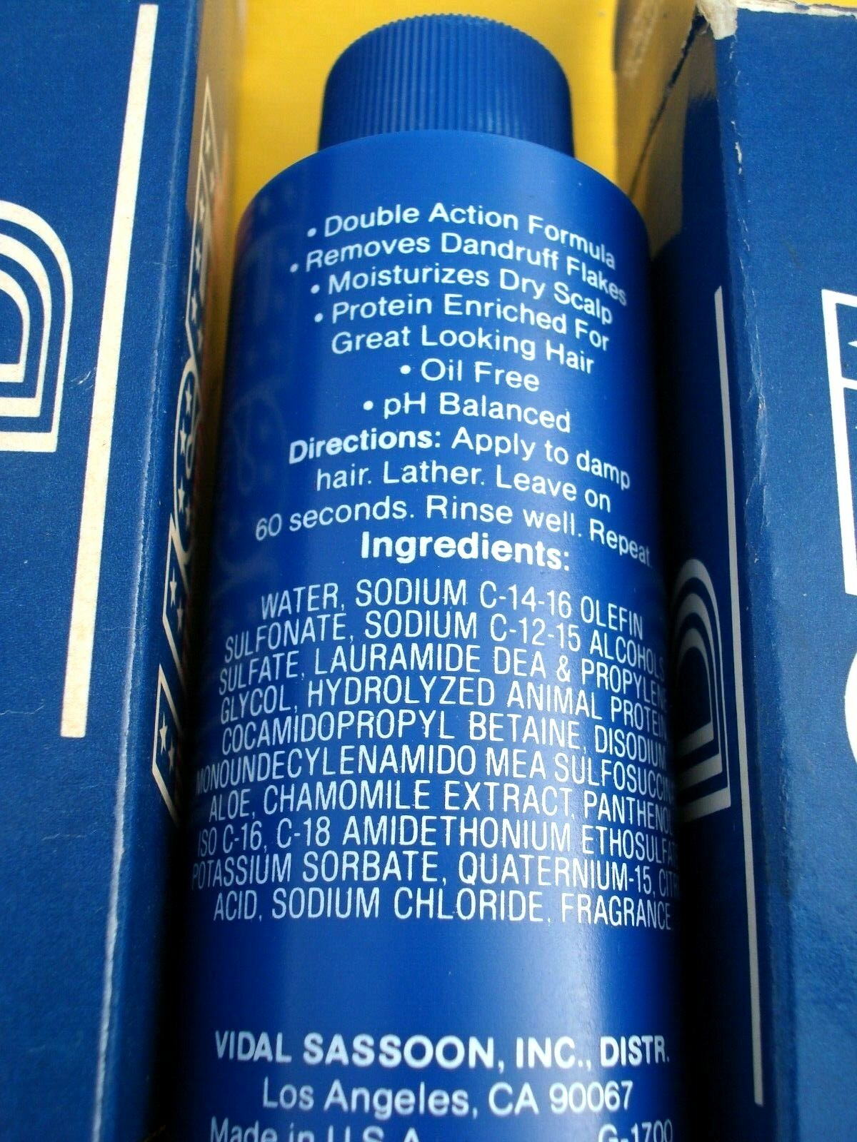 2 Bottles 1982 SASSOON D Shampoo Official USFL UNITED STATES FOOTBALL LEAGUE