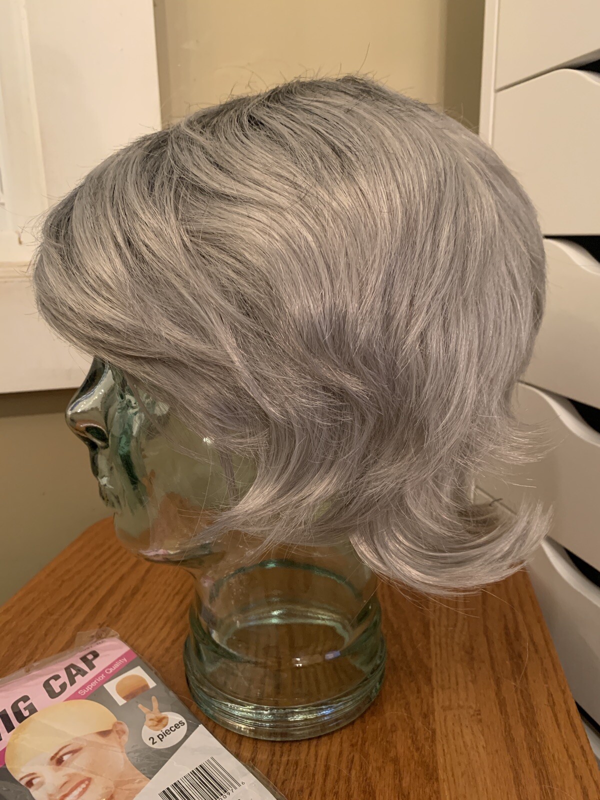 NEW Wig 10 Inch Bob Grey Made in China FREE SHIPPING Lot F With Wig Cap