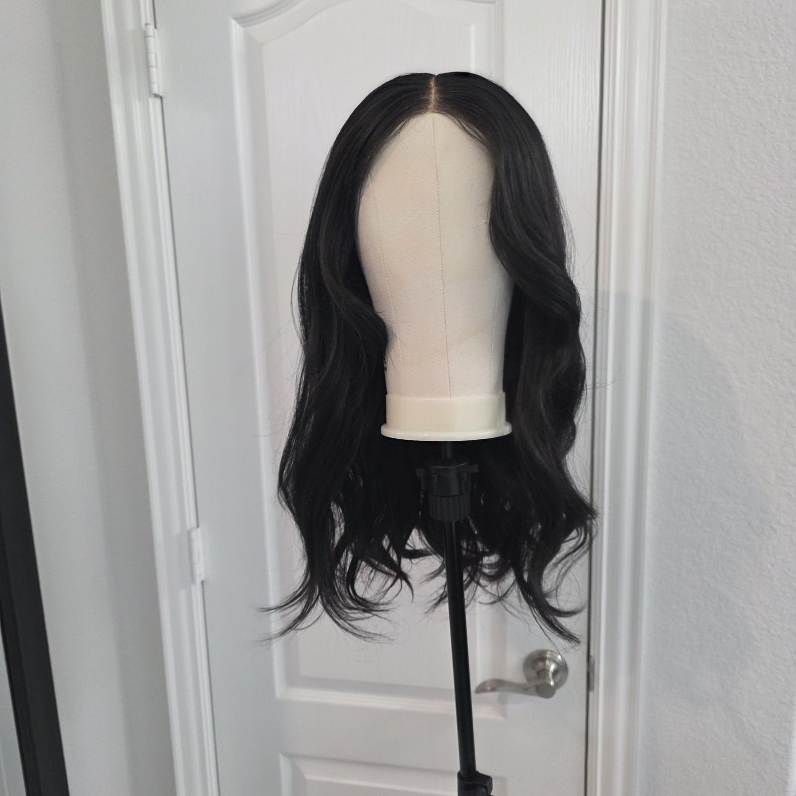 SENSATIONNEL Butta Lace – Butta Unit 30 WIG – Color #1B